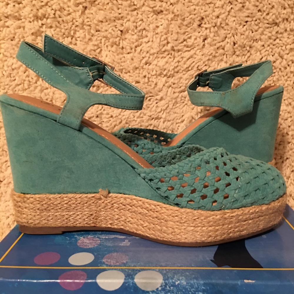 It’s Okay Brand Mint Sz 7